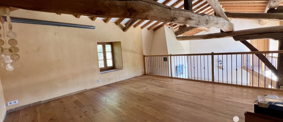 Farm 8 rooms of 230 m² in Virigneux (42140)