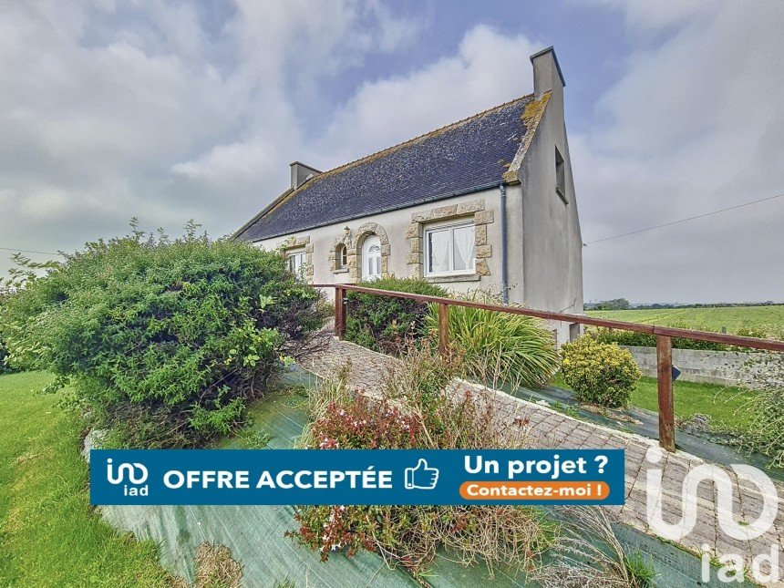 Traditional house 4 rooms of 92 m² in Plouguin (29830)