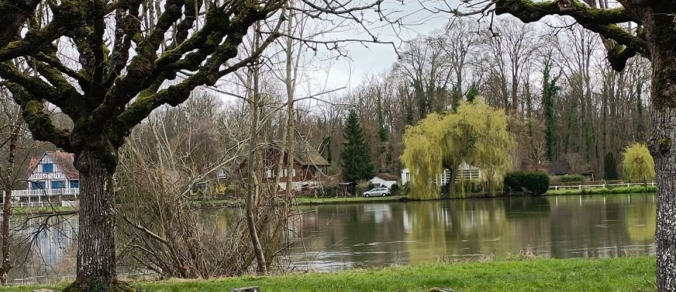 Immeuble de 120 m² à Fontaine-le-Port (77590)