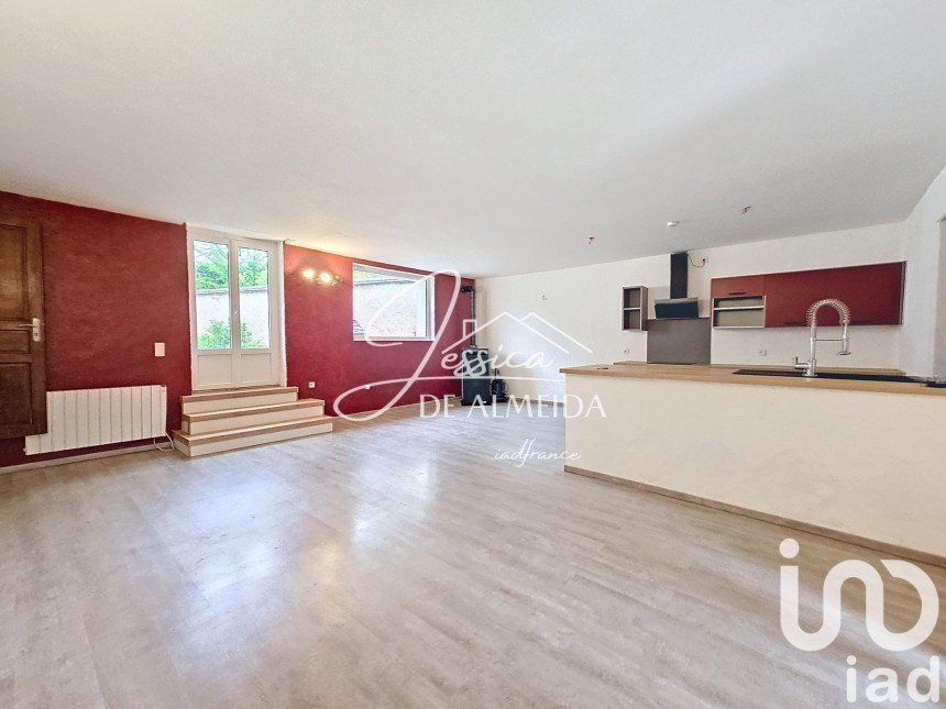 Maison 7 pièces de 181 m² à Ermenonville (60950)