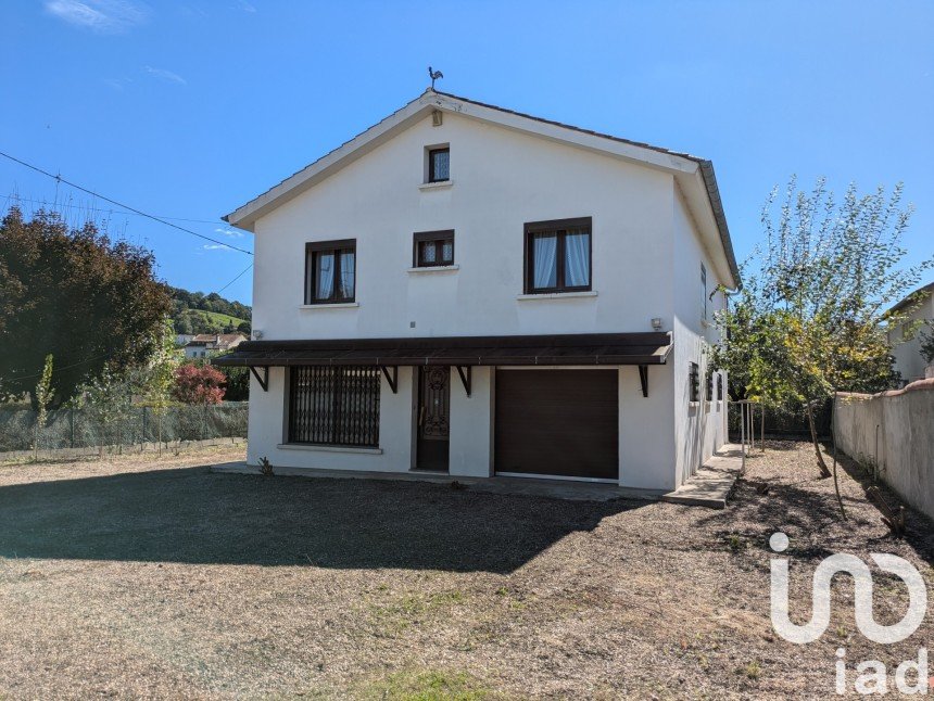 Maison traditionnelle 11 pièces de 235 m² à Saint-Girons (09200)