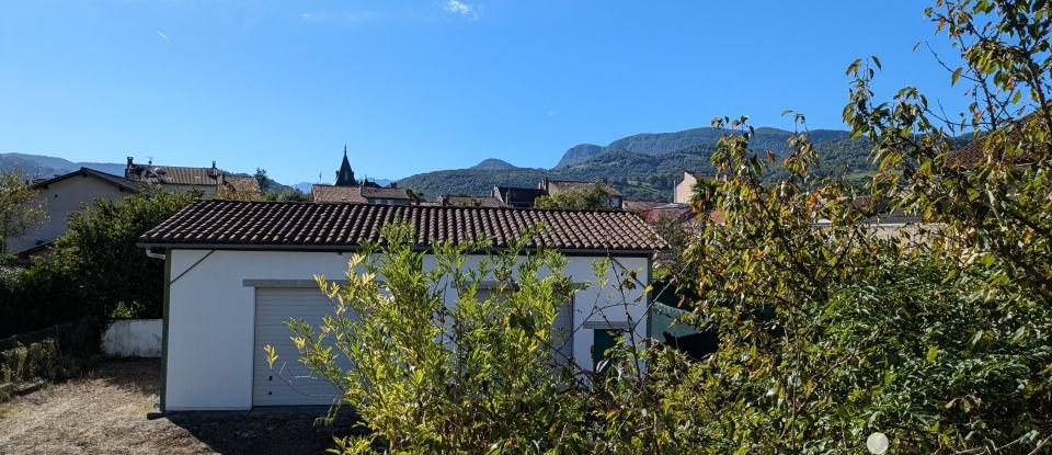 Maison traditionnelle 11 pièces de 235 m² à Saint-Girons (09200)