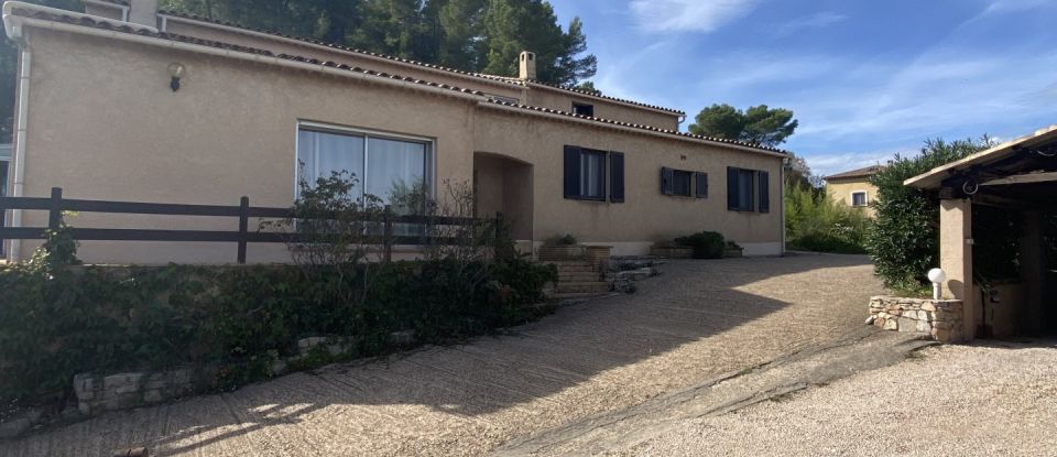 House 9 rooms of 255 m² in Le Luc (83340)