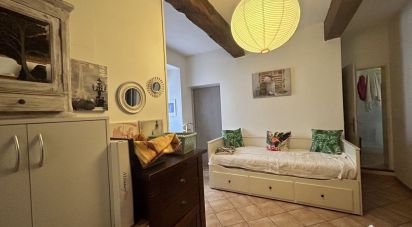 Apartment 3 rooms of 66 m² in Cruis (04230)