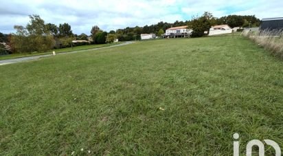 Land of 1,004 m² in Fontcouverte (17100)