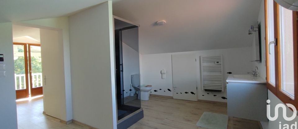 Maison 4 pièces de 121 m² à Pomarez (40360)