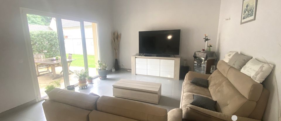 Maison 6 pièces de 189 m² à Darvault (77140)