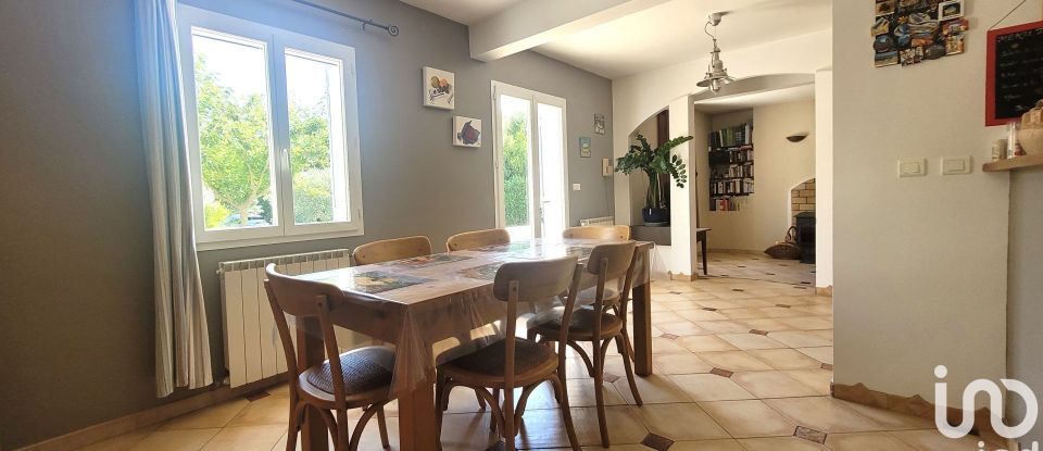 Maison 4 pièces de 110 m² à Caumont-sur-Durance (84510)