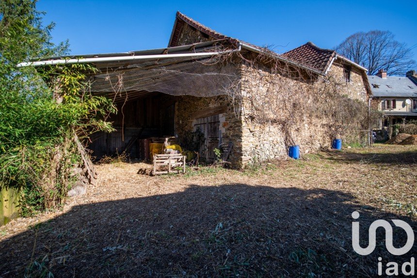 Country house 6 rooms of 132 m² in Saint-Cyr-les-Champagnes (24270)