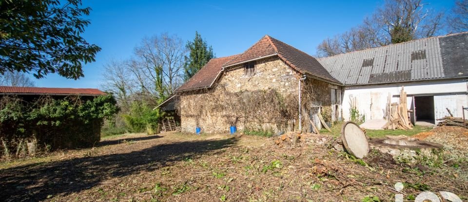 Country house 6 rooms of 132 m² in Saint-Cyr-les-Champagnes (24270)