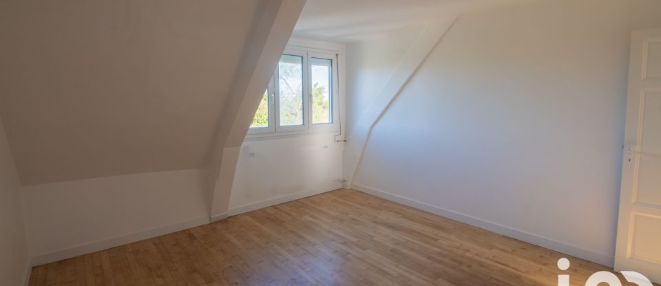 Maison traditionnelle 6 pièces de 107 m² à Pluméliau (56930)