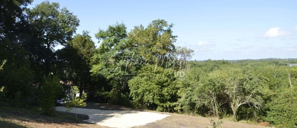 Terrain de 6 877 m² à Ambarès-et-Lagrave (33440)