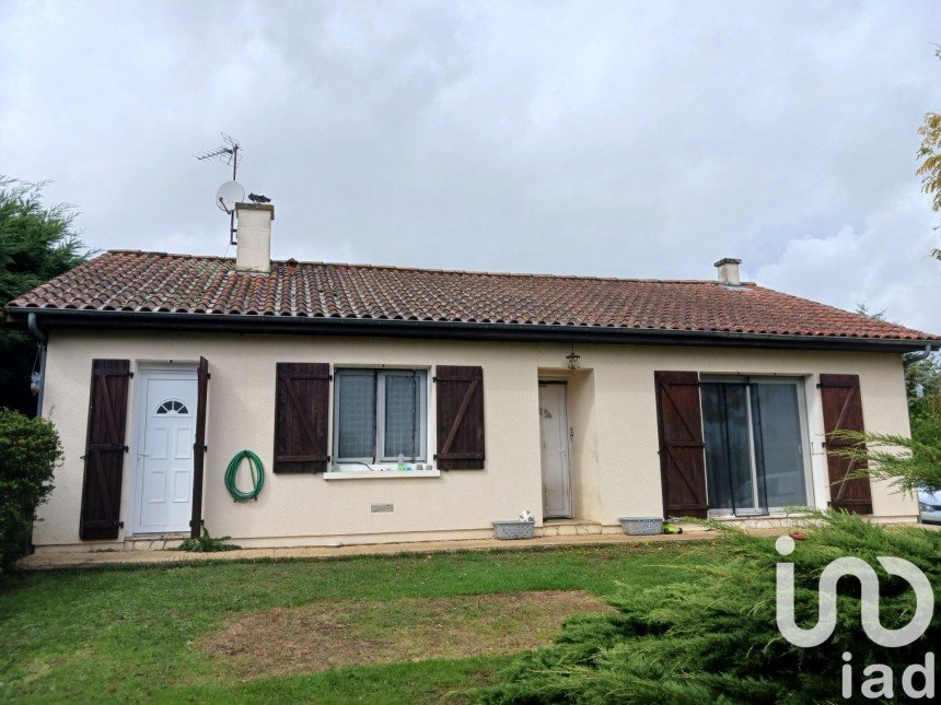 Maison de campagne 6 pièces de 87 m² à Payroux (86350)