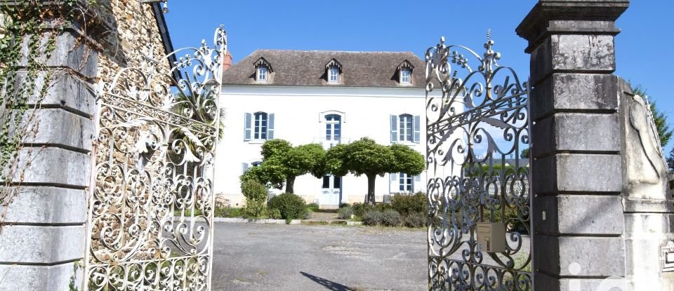 Mansion 9 rooms of 314 m² in Loucrup (65200)