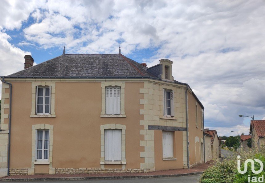 Maison 7 pièces de 146 m² à Messemé (86200)