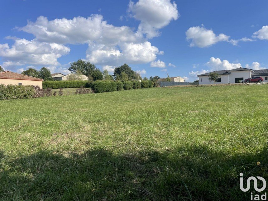 Land of 1,315 m² in Dausse (47140)