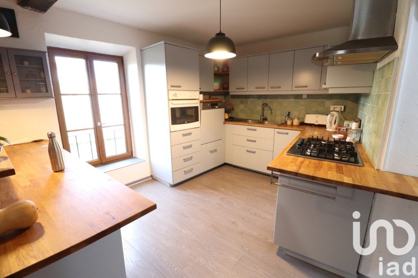 Town house 6 rooms of 163 m² in Cournon-d'Auvergne (63800)