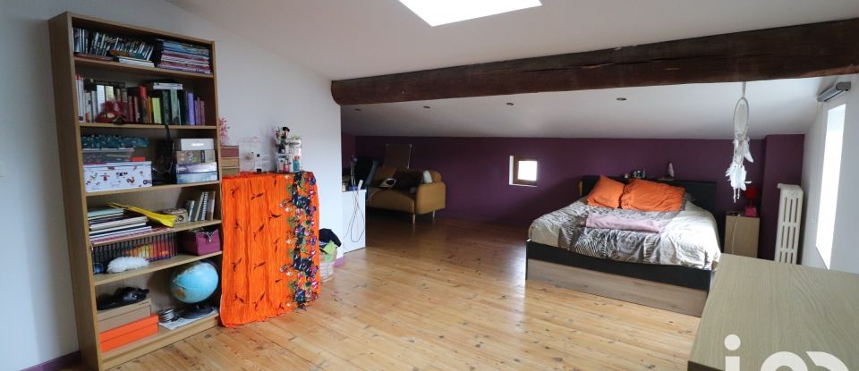 Town house 6 rooms of 163 m² in Cournon-d'Auvergne (63800)