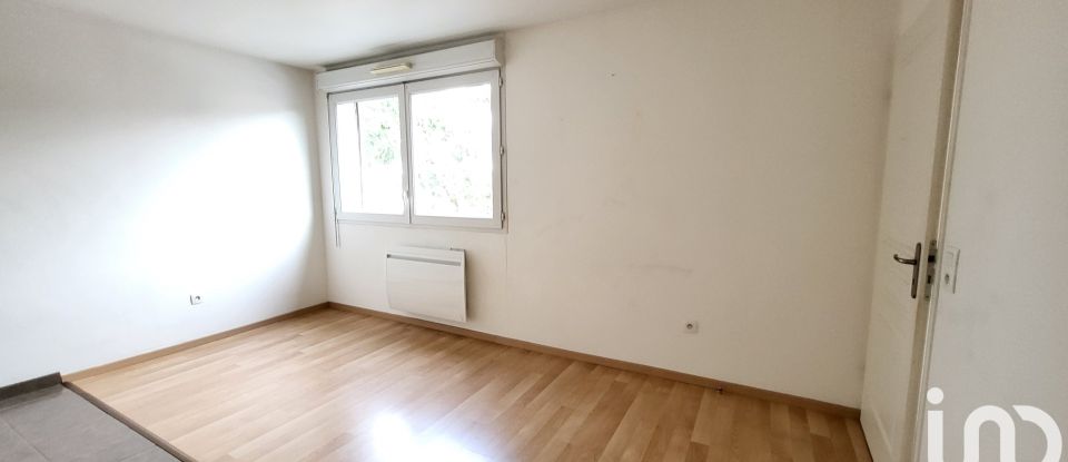 Apartment 2 rooms of 43 m² in Amiens (80000)