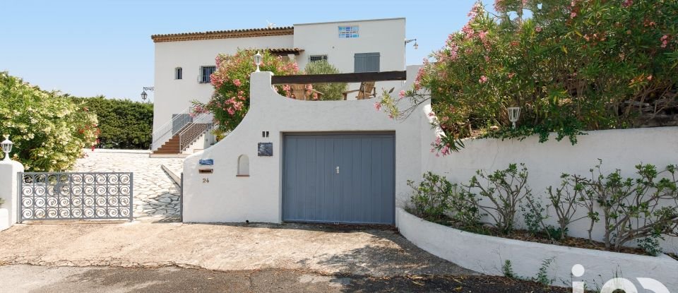 Traditional house 9 rooms of 255 m² in Mandelieu-la-Napoule (06210)