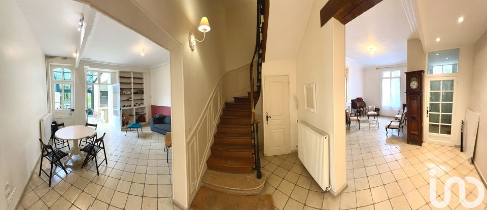 Mansion 7 rooms of 185 m² in Reims (51100)