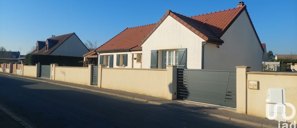 Maison traditionnelle 5 pièces de 140 m² à Oissery (77178)