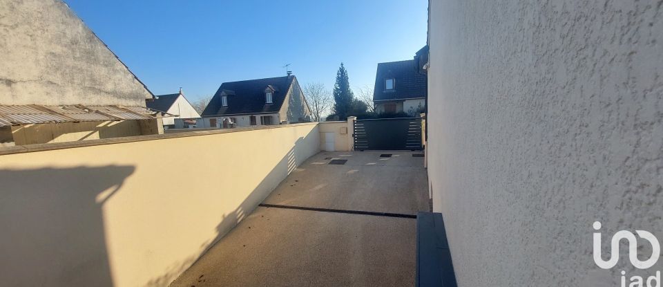 Maison traditionnelle 5 pièces de 140 m² à Oissery (77178)