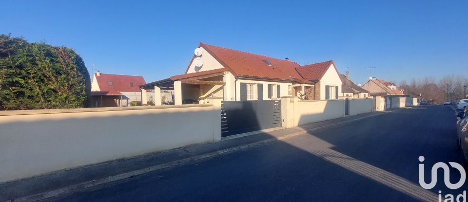 Maison traditionnelle 5 pièces de 140 m² à Oissery (77178)