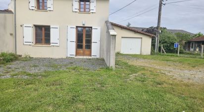 House 4 rooms of 116 m² in Taizé-Aizie (16700)