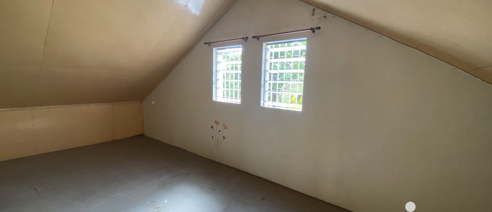 Maison 7 pièces de 100 m² à Saint-Leu (97424)