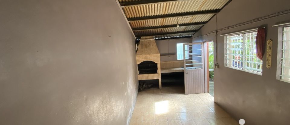 Maison 7 pièces de 100 m² à Saint-Leu (97424)