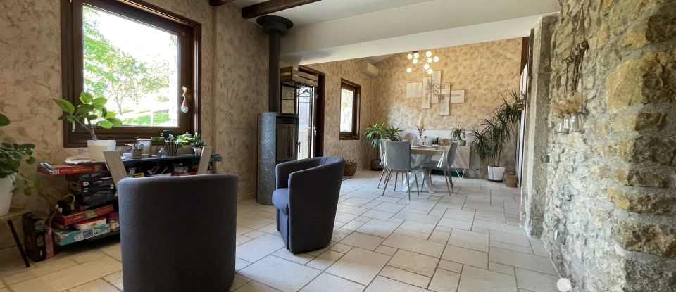 House 5 rooms of 161 m² in Boyeux-Saint-Jérôme (01640)