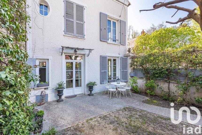 Maison de ville 7 pièces de 131 m² à MORET-SUR-LOING (77250)