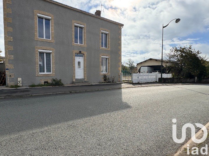 Village house 7 rooms of 190 m² in Saint-Hilaire-de-Voust (85120)