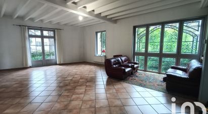 House 5 rooms of 154 m² in Vichy (03200)