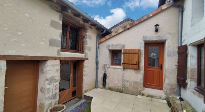 Town house 5 rooms of 85 m² in Lussac-les-Châteaux (86320)