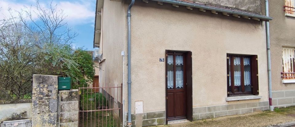 Townhouse 5 rooms of 85 m² in Lussac-les-Châteaux (86320)