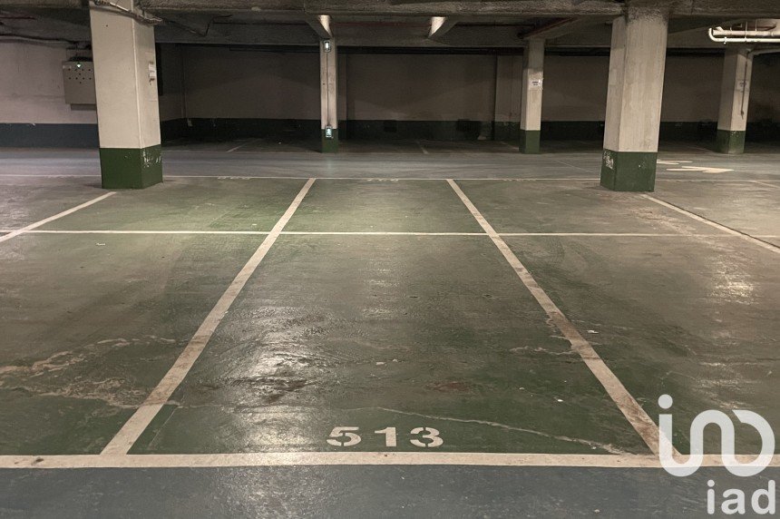 Parking/garage/box de 10 m² à Suresnes (92150)