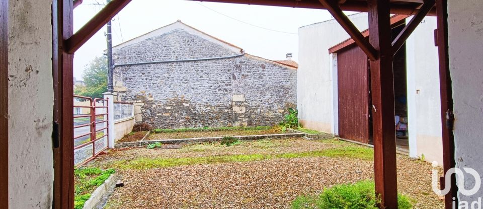 Maison de village 4 pièces de 101 m² à Saint-Sulpice-de-Cognac (16370)