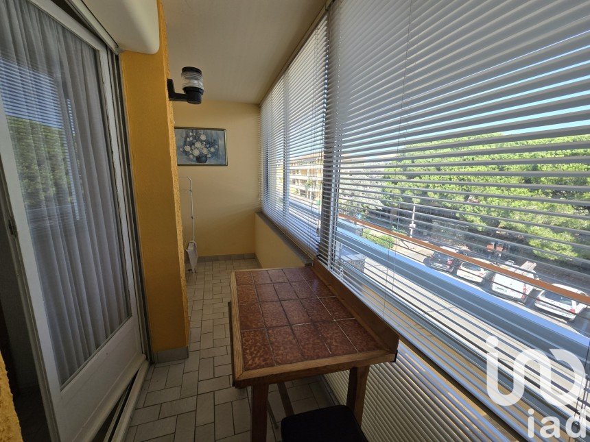 Apartment 2 rooms of 26 m² in Bormes-les-Mimosas (83230)