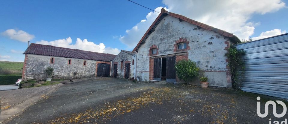 Maison de campagne 11 pièces de 218 m² à Chemillé-en-Anjou (49120)