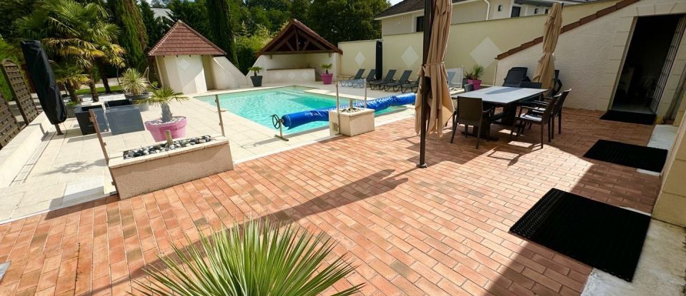 House 8 rooms of 160 m² in Saint-Cyr-en-Val (45590)