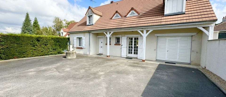 Maison 8 pièces de 160 m² à Saint-Cyr-en-Val (45590)