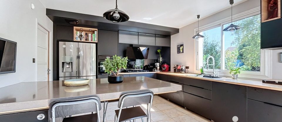 Maison 6 pièces de 170 m² à Vitry-sur-Seine (94400)