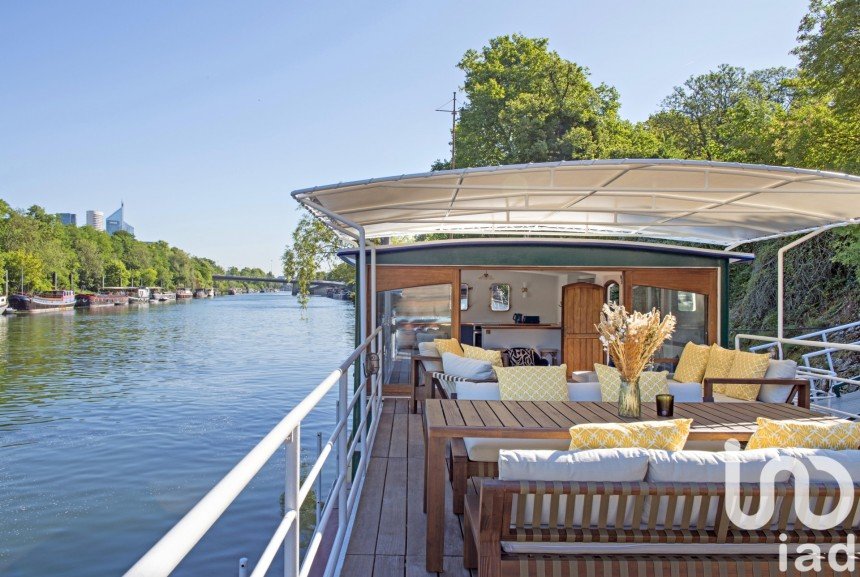 House boat 6 rooms of 180 m² in Paris (75016)