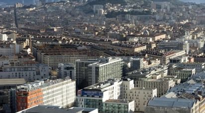 Restaurant of 231 m² in Marseille (13002)