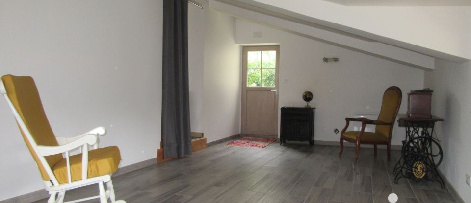 Longere 7 rooms of 180 m² in Bressuire (79300)