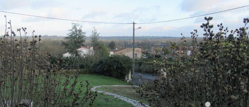 Maison 6 pièces de 150 m² à Voulmentin (79150)