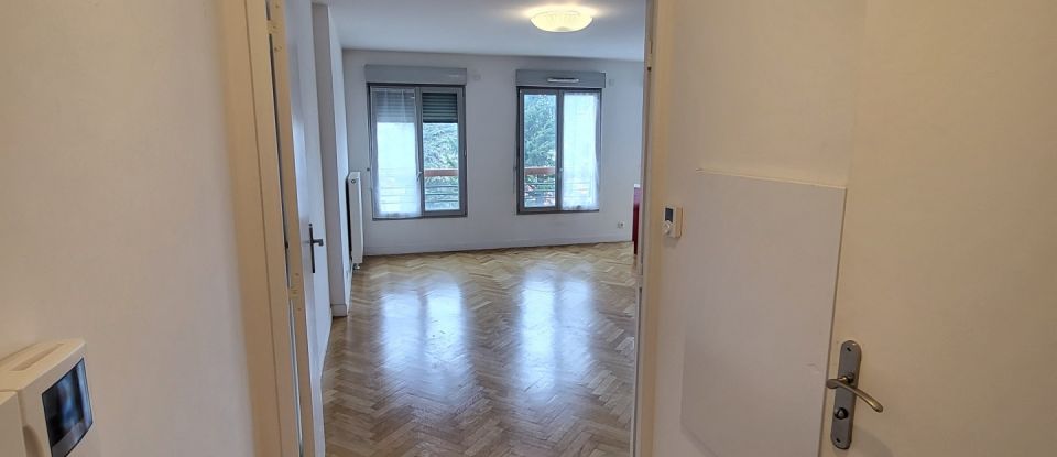 Apartment 3 rooms of 63 m² in Vélizy-Villacoublay (78140)