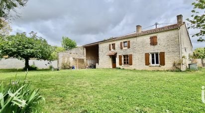 House 5 rooms of 135 m² in Ferrières (17170)